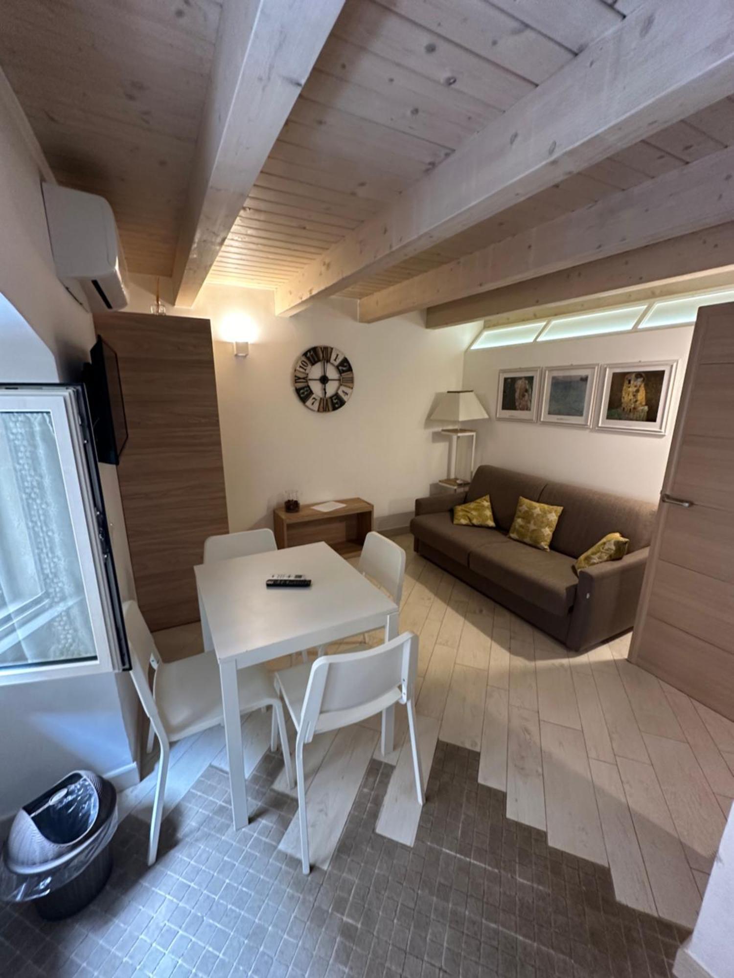 More Apartments Il Ferrarese2 Bari Exterior photo